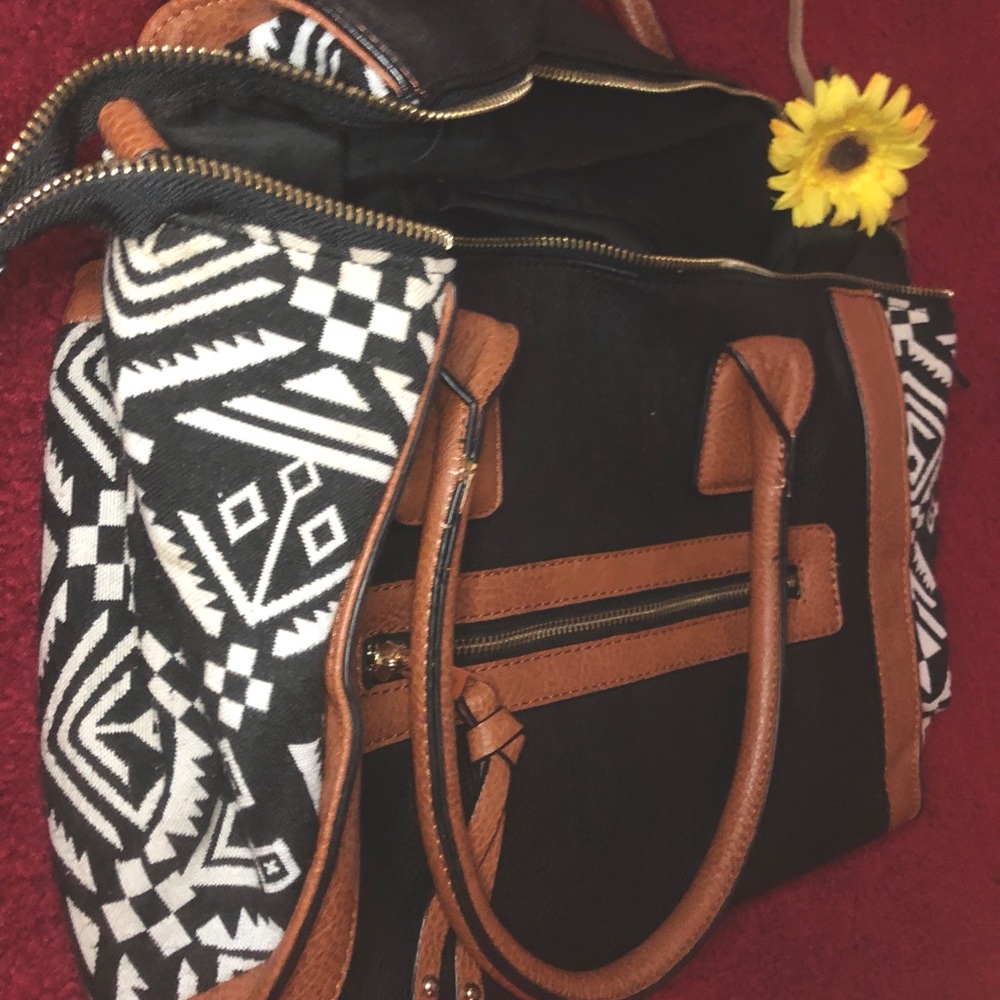 🌻’Call It Spring’ Purse - Picture 2 of 4